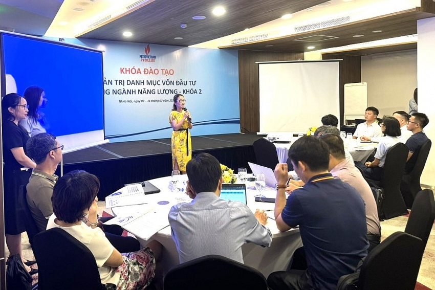 Khóa đào tạo “Quản trị danh mục vốn đầu tư trong ngành năng lượng”